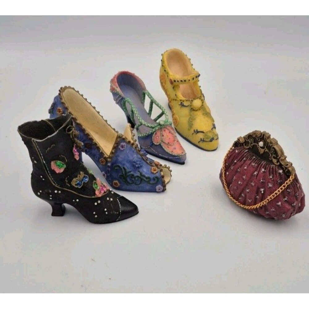 VTG 4 Mini Women’s Heels Mini Shoes And Boot And 1 Purse Resin Excellent Con